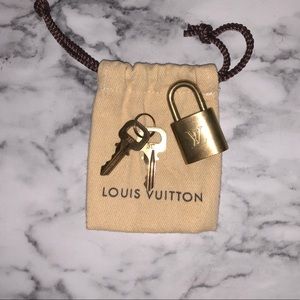 Louis Vuitton keys & lock #317